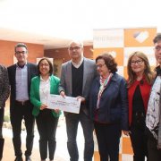 La Universitat d'Alacant lliura la recaptació del concert solidari de l'OFUA a Proyecto Hombre