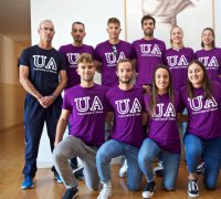 El rector de la Universitat d'Alacant rep l'equip de voleibol de platja