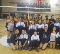 El equipo de voleibol femenino de la UA lleva la Superliga Femenina 2 a La Nucia
